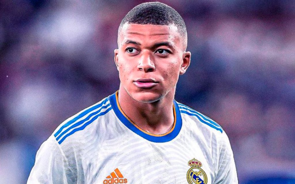 Real Madrid oficializó la contratación de Kylian Mbappé.