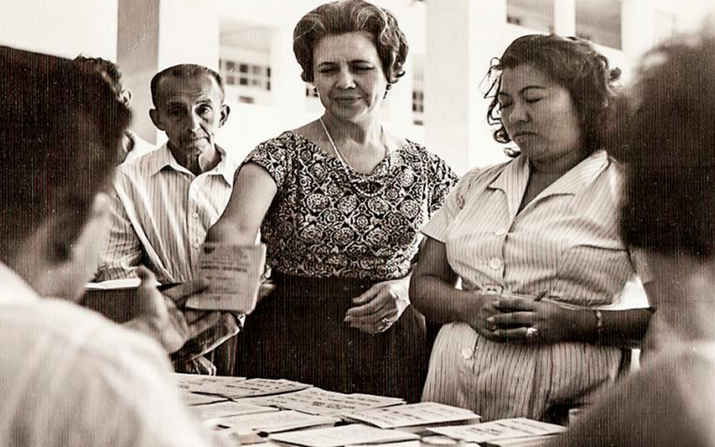 Se cumplen 68 años del primer voto femenino en el Perú